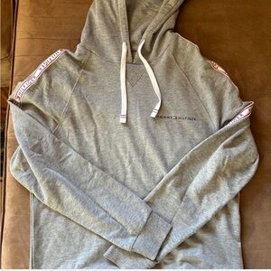 Tommy Hilfiger Sweatshirt | Excellent Condition